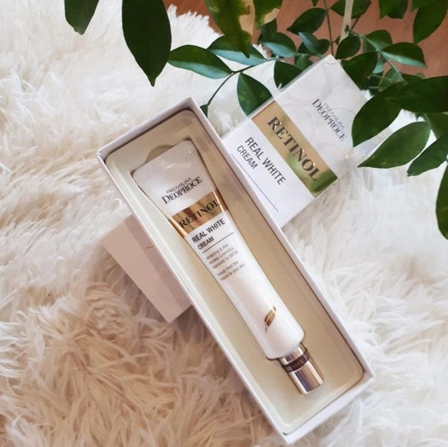 DEOPROCE Premium Retinol Real White šviesinamasis veido kremas su retinoliu, 40ml.