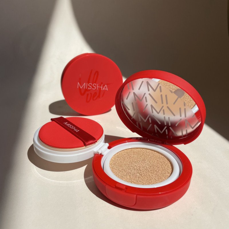 MISSHA Velvet Finish matinis makiažo pagrindas-kušonas su SPF50+