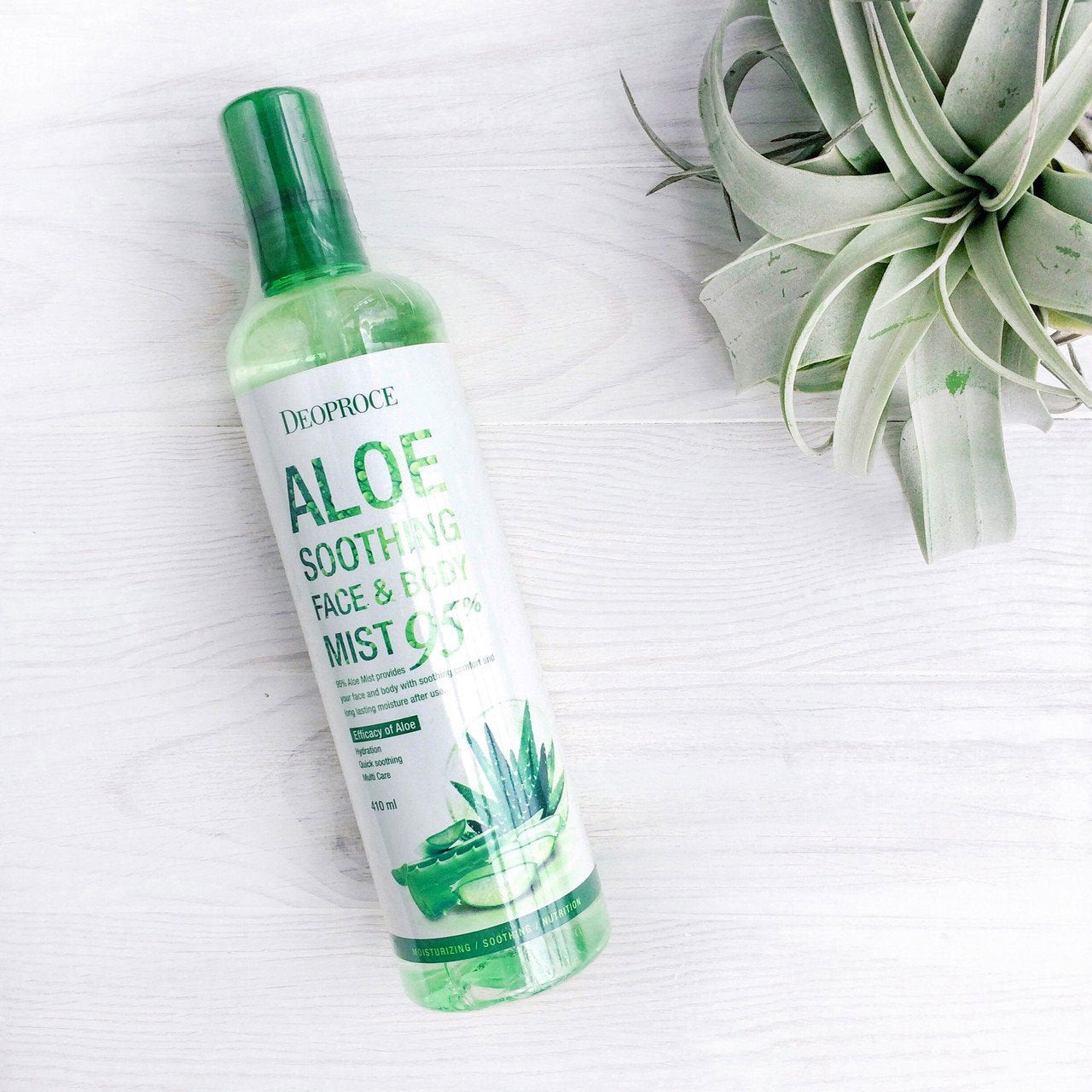 DEOPROCE Aloe Soothing Face&Body raminanti veido ir kūno dulksna su 95% alijošiaus ekstraktu, 410ml.